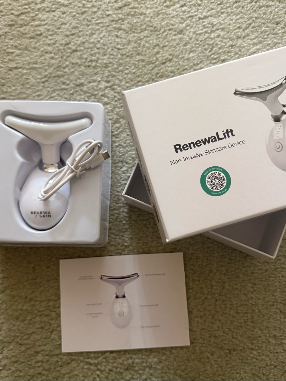 Renewa Face & Neck Sculpting Tool with Light & Vibration